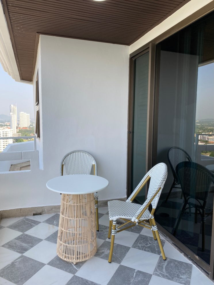 Outdoor Alleen Dining Table - Terazzo Top