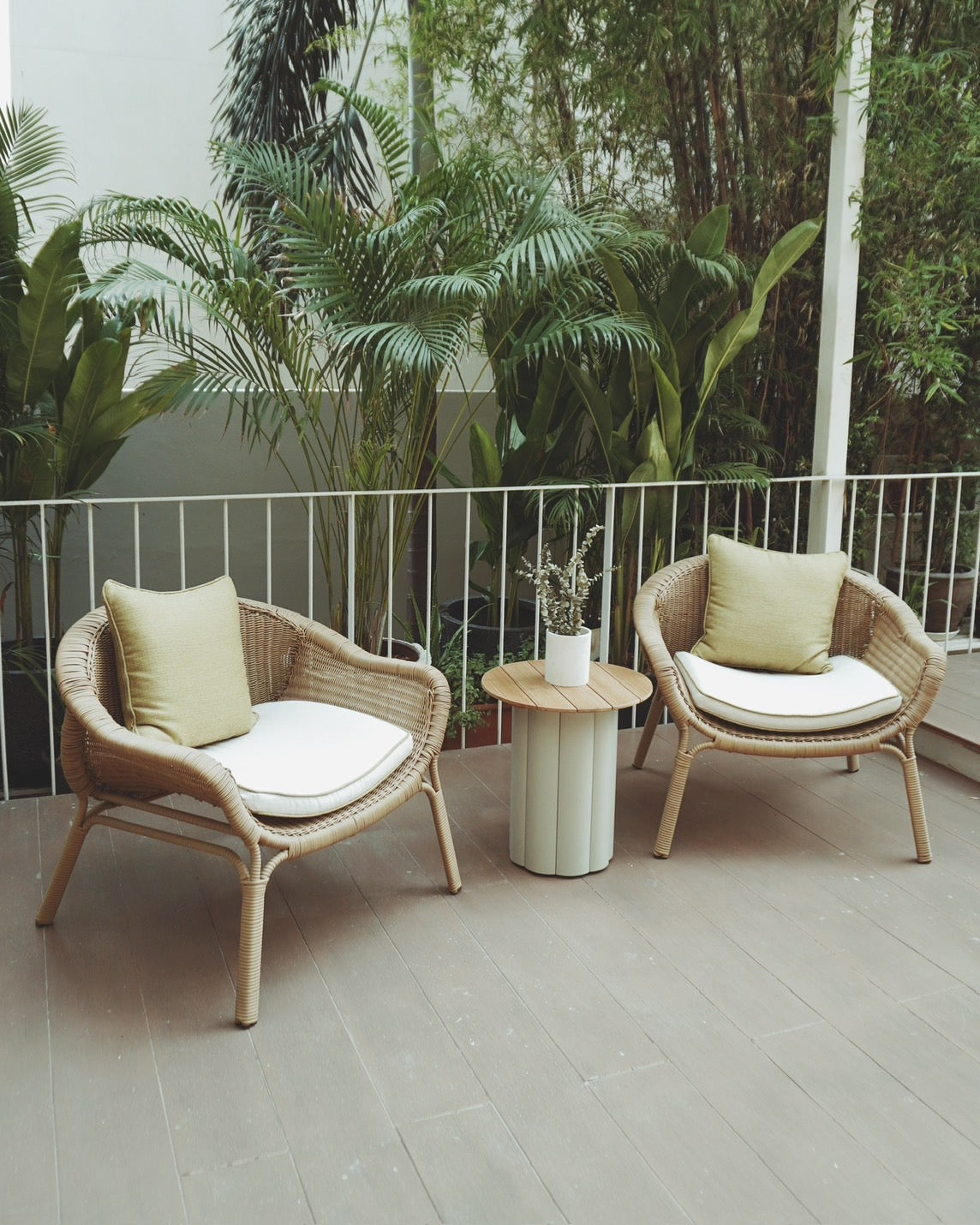 Monika Lounge Chair