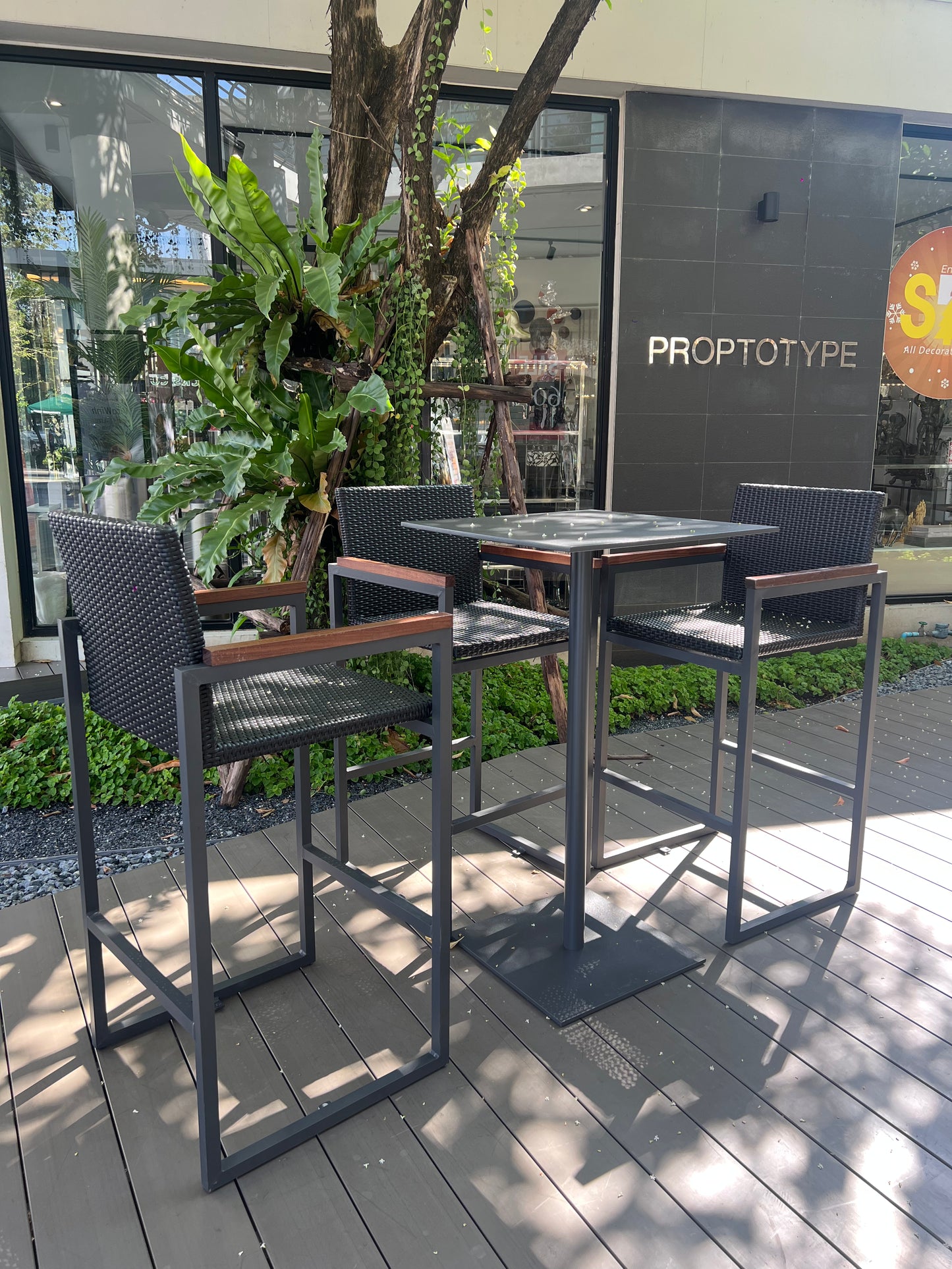 Outdoor Kween Bar Stool
